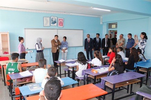 Kaymakamımız, Mehmet Demir Ortaokulu'nu Ziyaret Etti